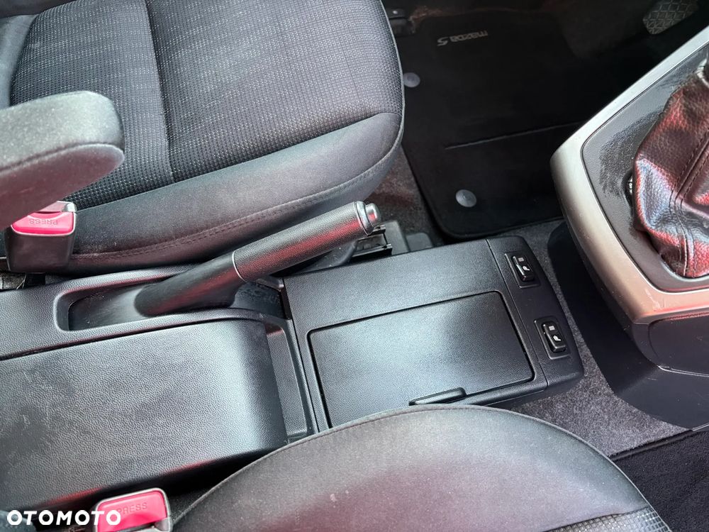 Mazda 5 2.0 Sport - 14