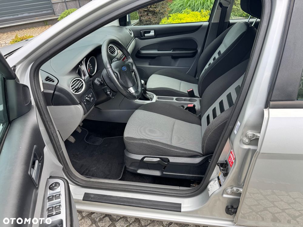 Ford Focus - 25