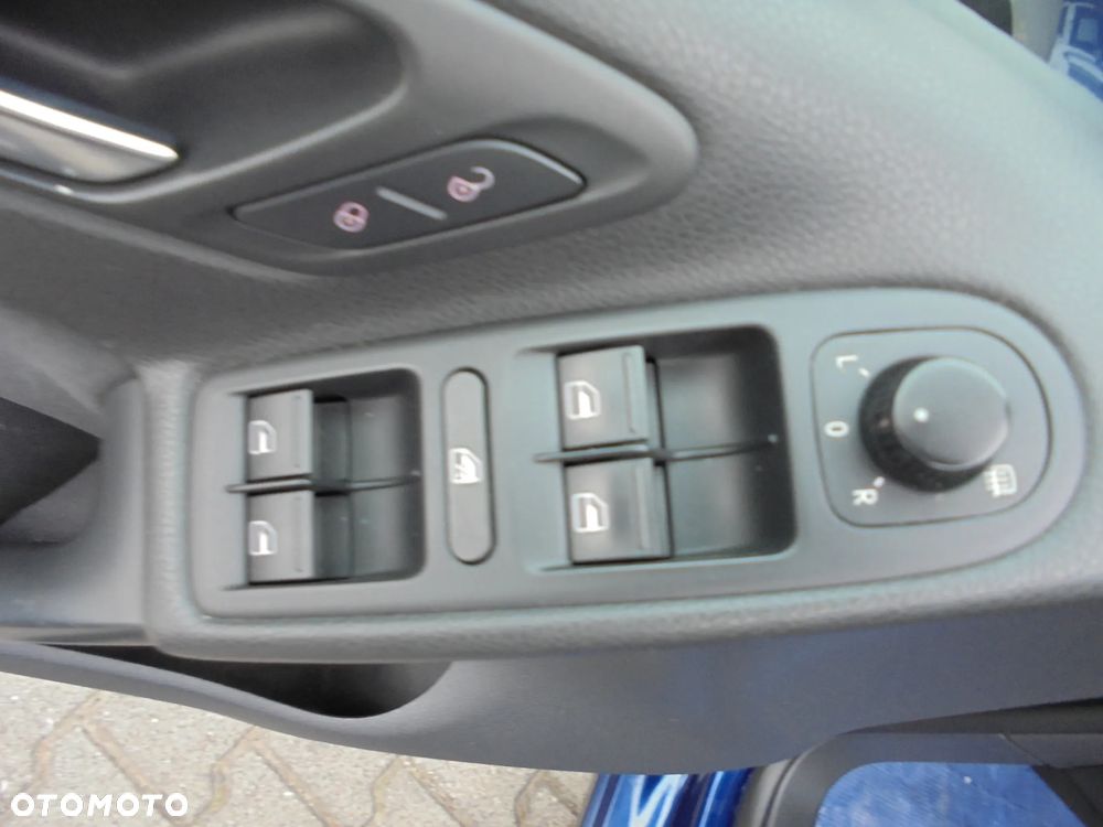 Volkswagen Golf 1.6 TDI DPF Comfortline - 8
