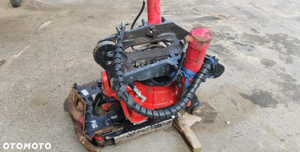 Caterpillar 315 D - 16