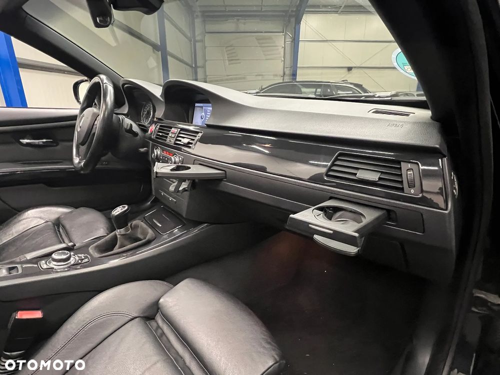 BMW Seria 3 320d DPF M Sport Edition - 24