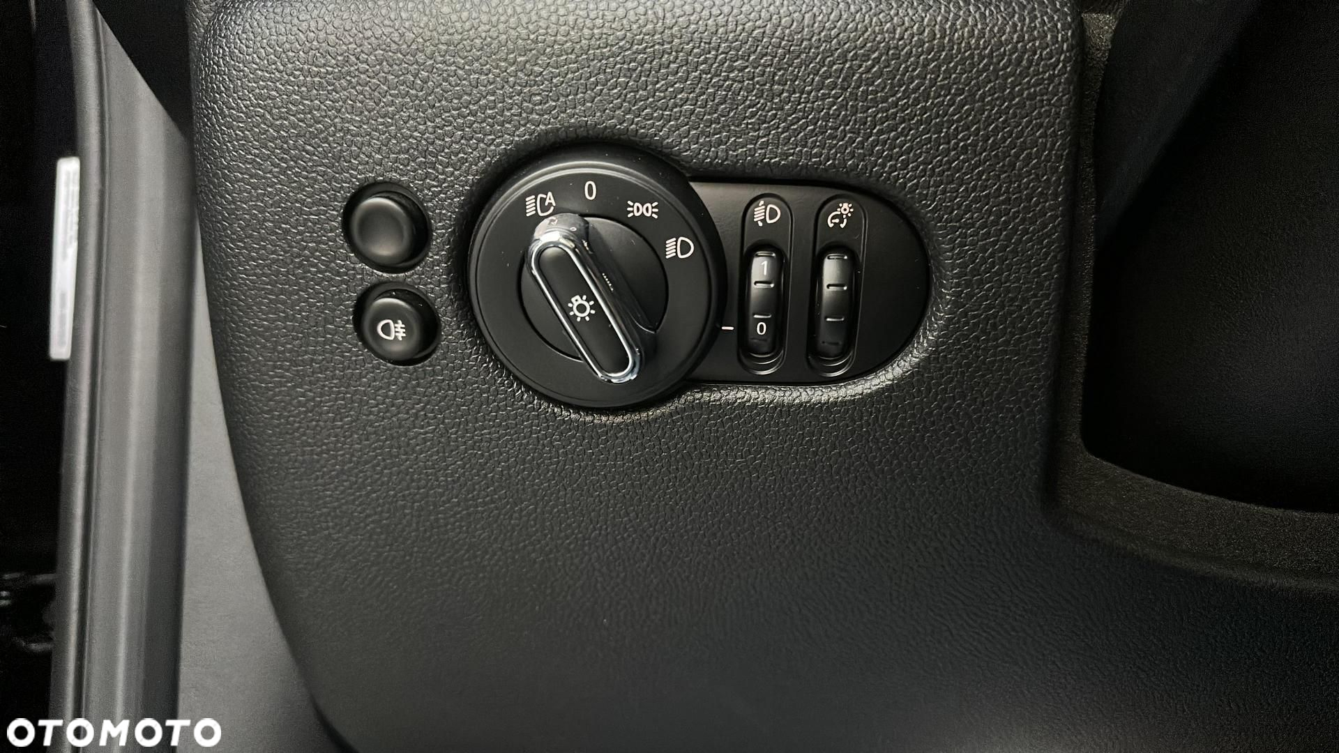 MINI Cooper SE Classic Trim - 27