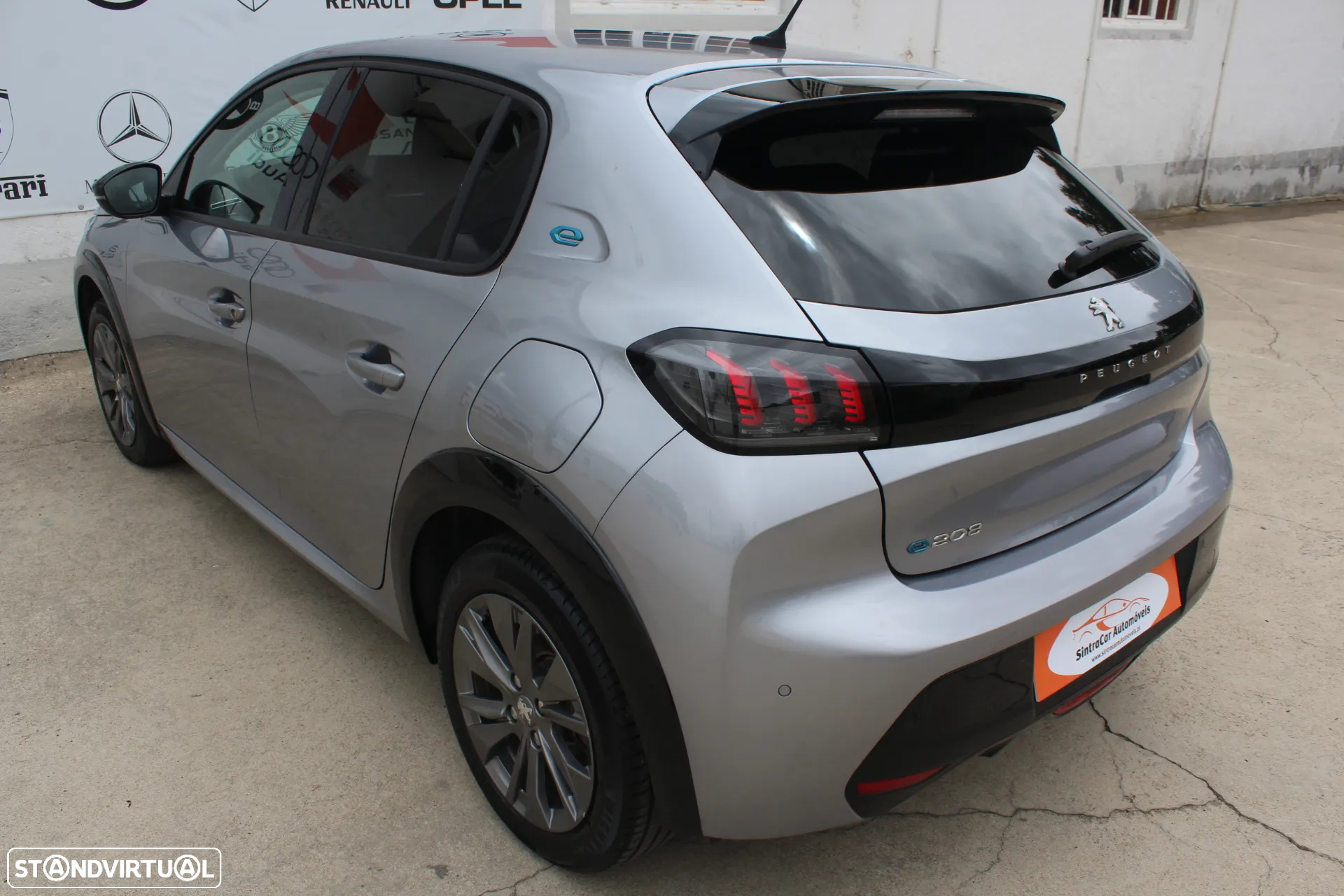 Peugeot e-208 50 kWh Allure - 11