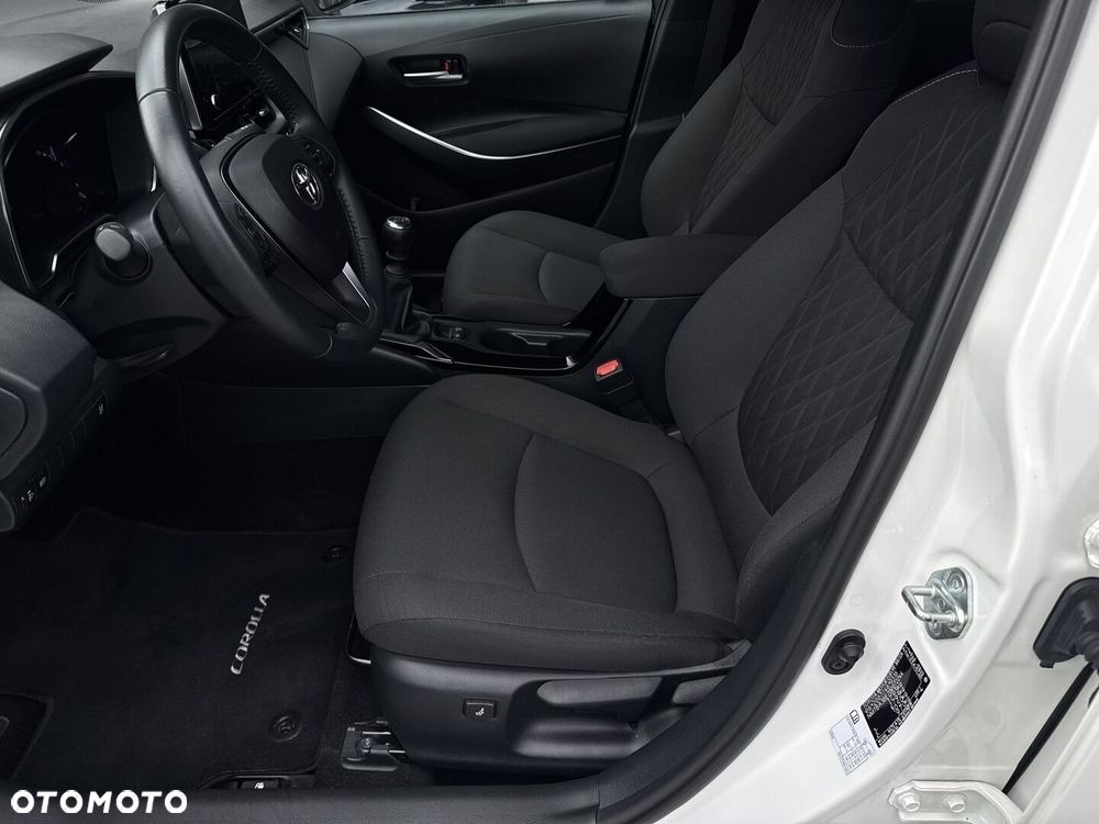Toyota Corolla - 10
