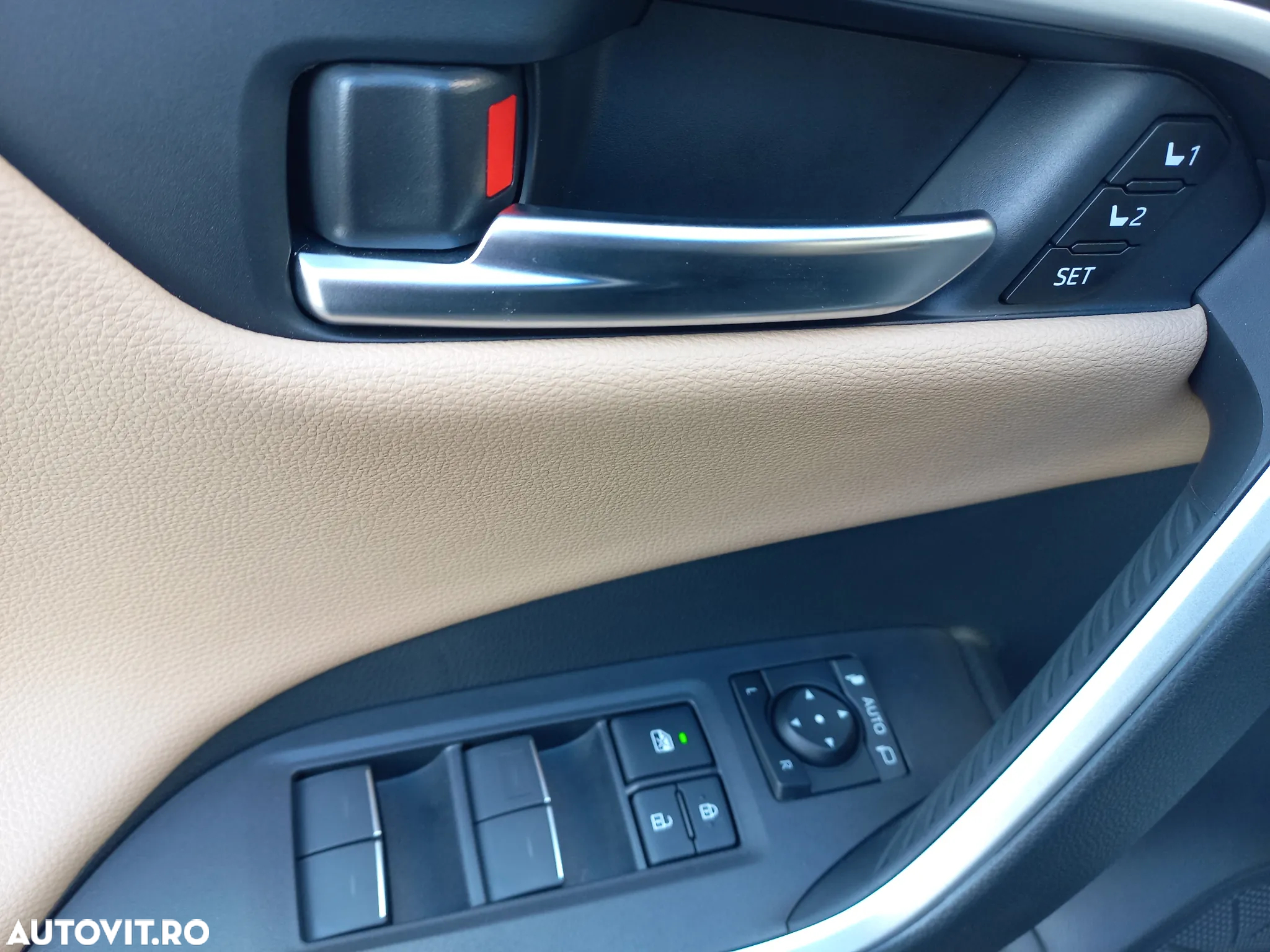Toyota RAV4 2.5 Hybrid VVT-iE 4x4 Luxury - 17
