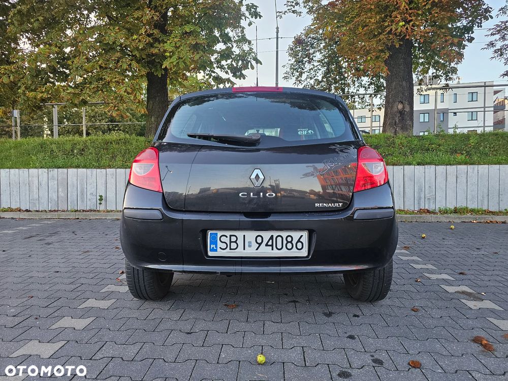 Renault Clio - 2