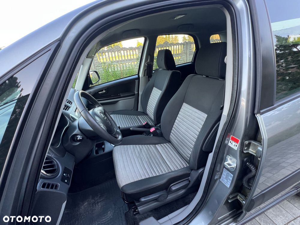 Suzuki SX4 1.6 VVT 4x4 Style - 12