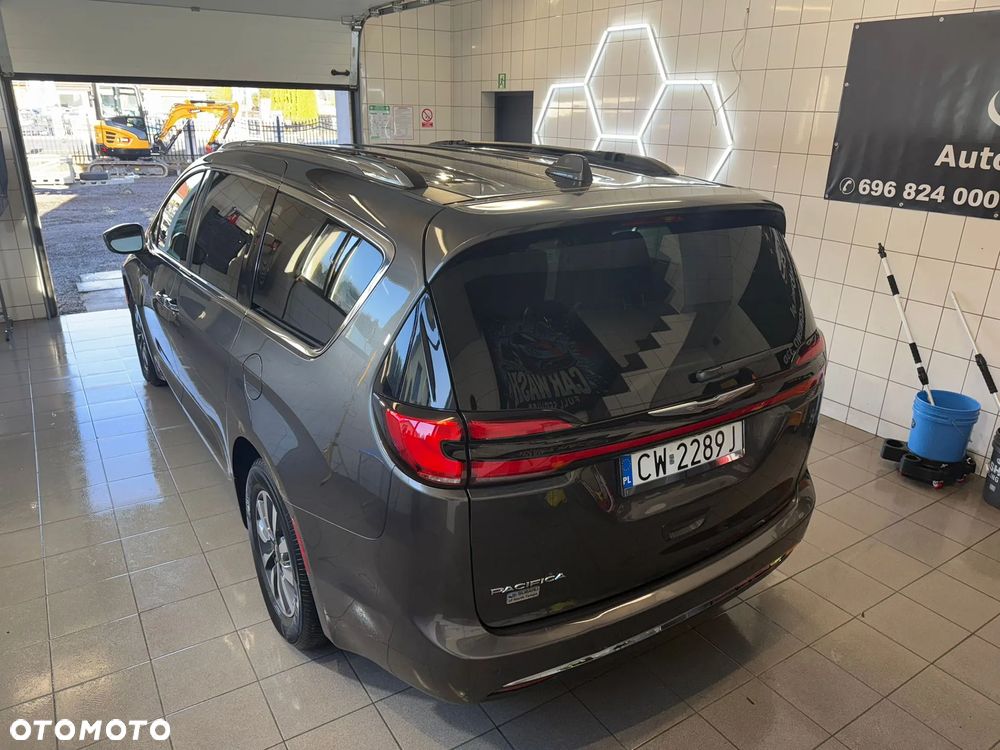 Chrysler Pacifica - 4