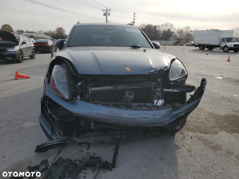 Porsche Cayenne Turbo - 5