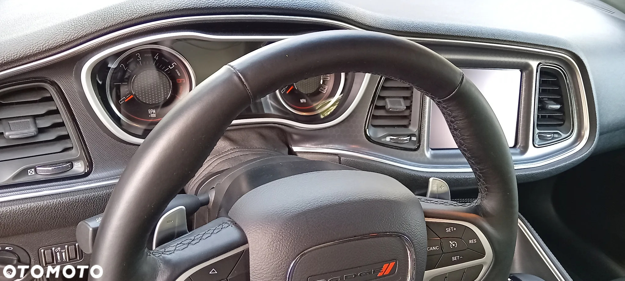 Dodge Challenger Automatik R/T Plus - 25