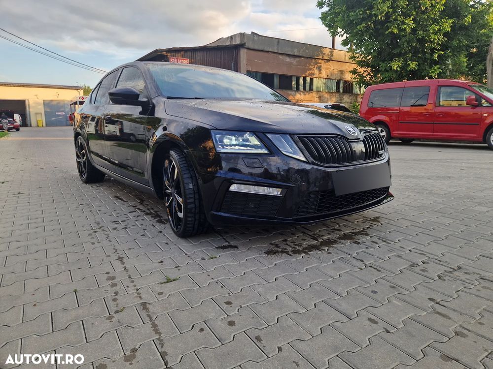 Skoda Octavia 2.0 TDI RS DSG - 2