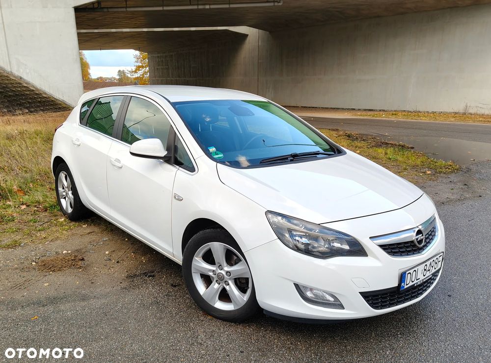 Opel Astra 1.7 CDTI DPF Cosmo - 1