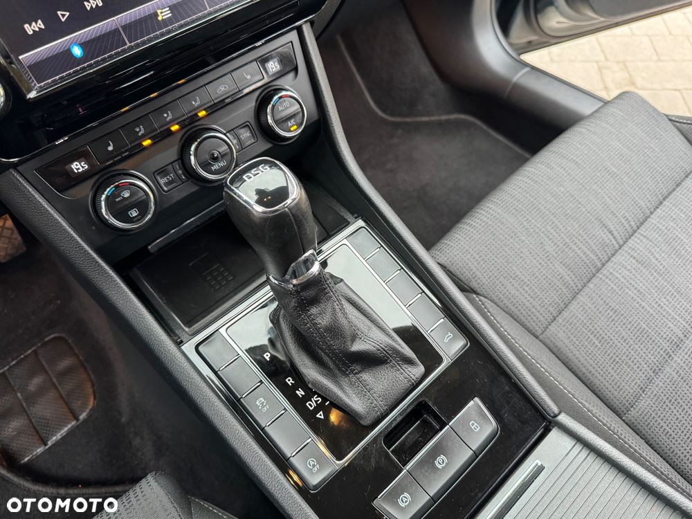 Skoda Superb 2.0 TDI DSG Premium Edition - 35