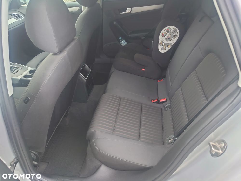 Audi A4 Limousine - 10