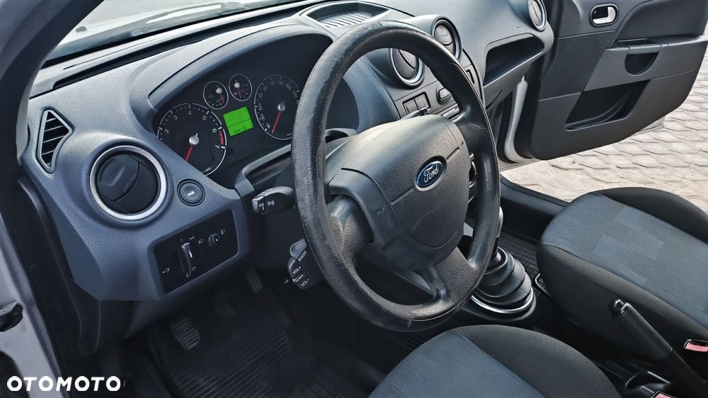 Ford Fiesta - 22