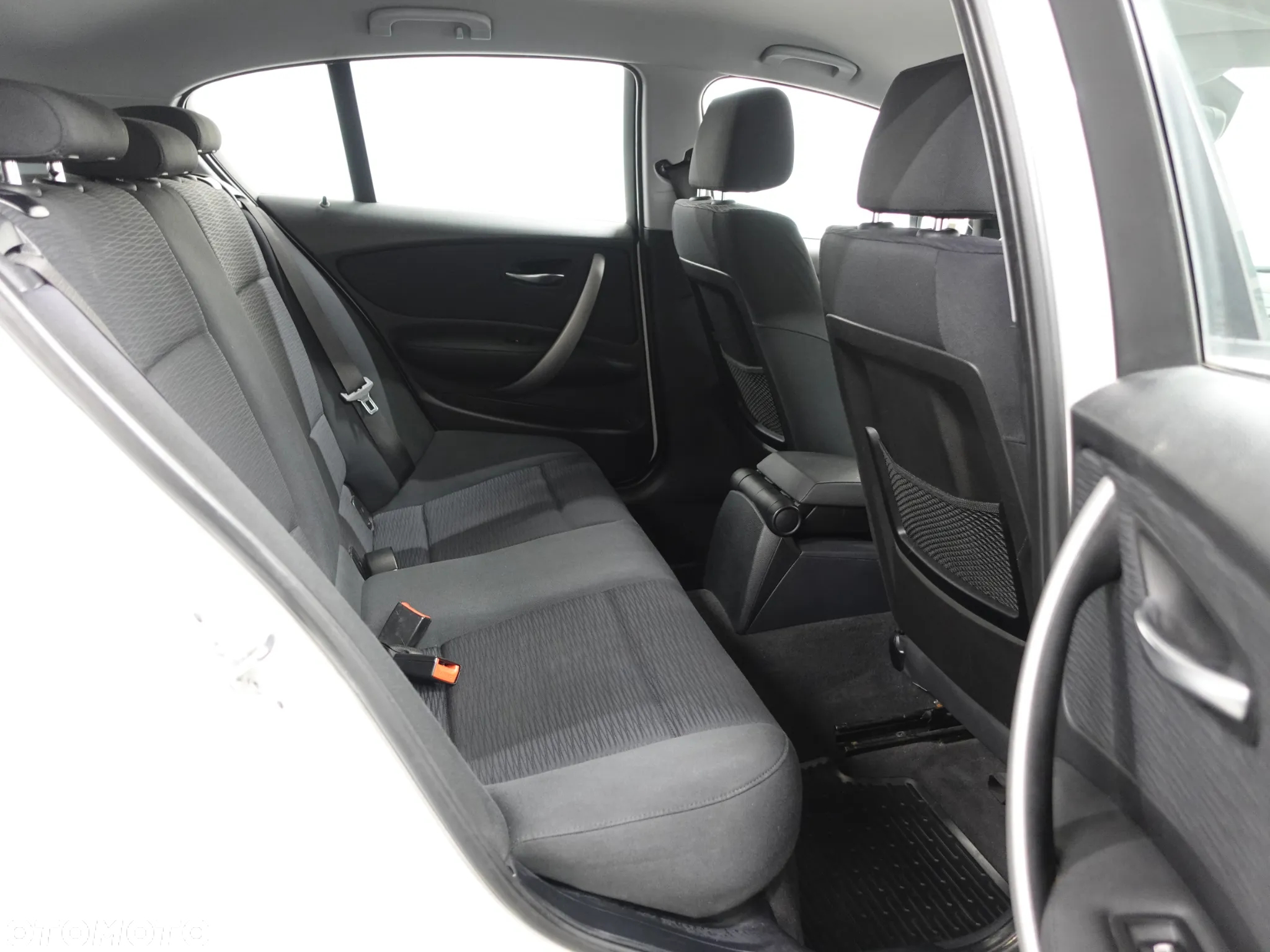 BMW Seria 1 116i - 26