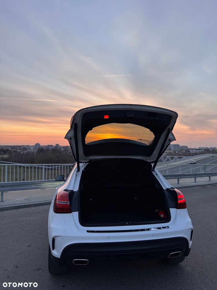 Mercedes-Benz GLA 220 4-Matic AMG Line - 8