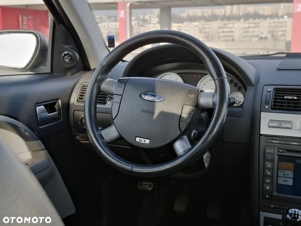 Ford Mondeo V6 ST 220 - 21