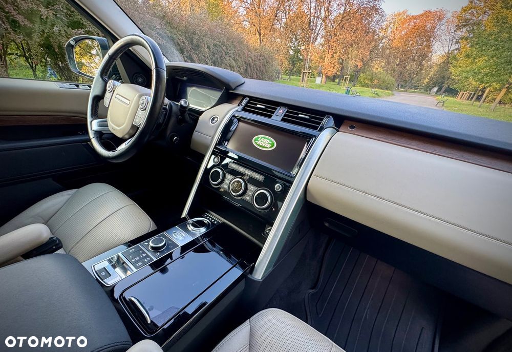 Land Rover Discovery V 3.0 Si6 HSE - 11