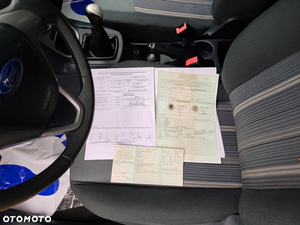 Ford Fiesta 1.25 Ambiente - 33