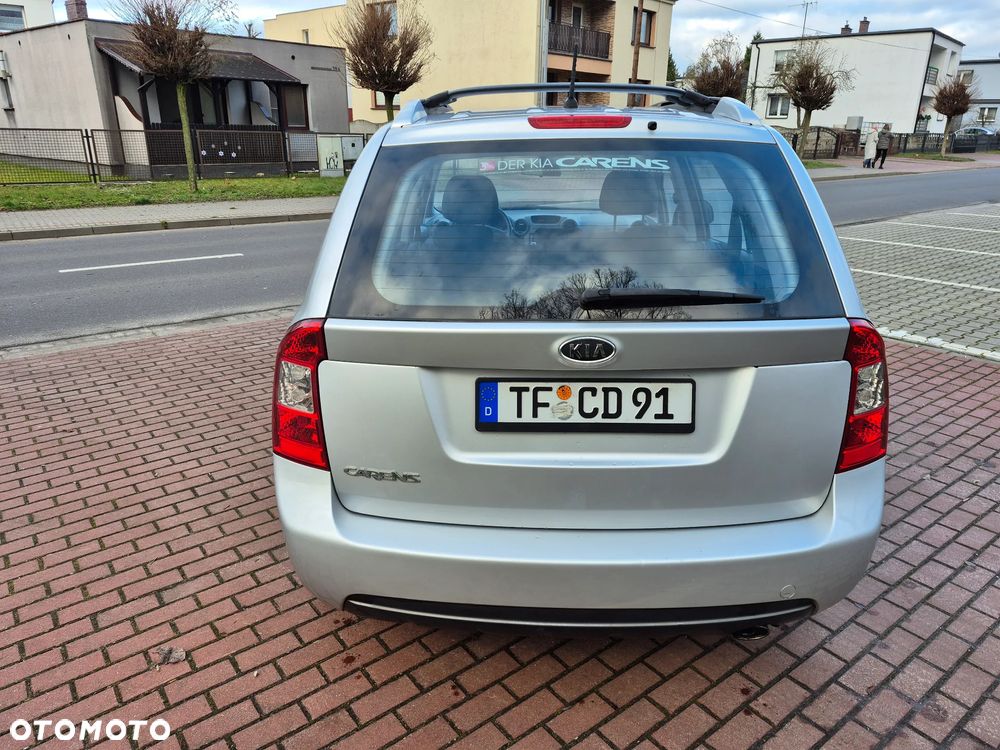 Kia Carens 2.0 CVVT LX Basis - 23