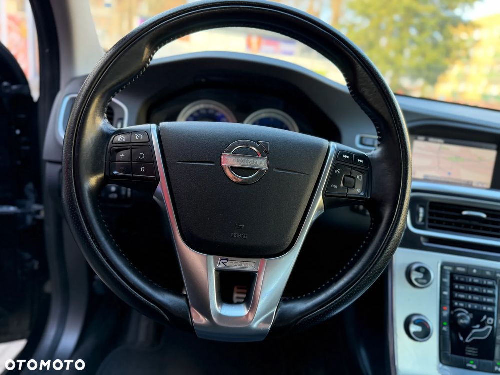 Volvo S60 D4 R-Design - 26