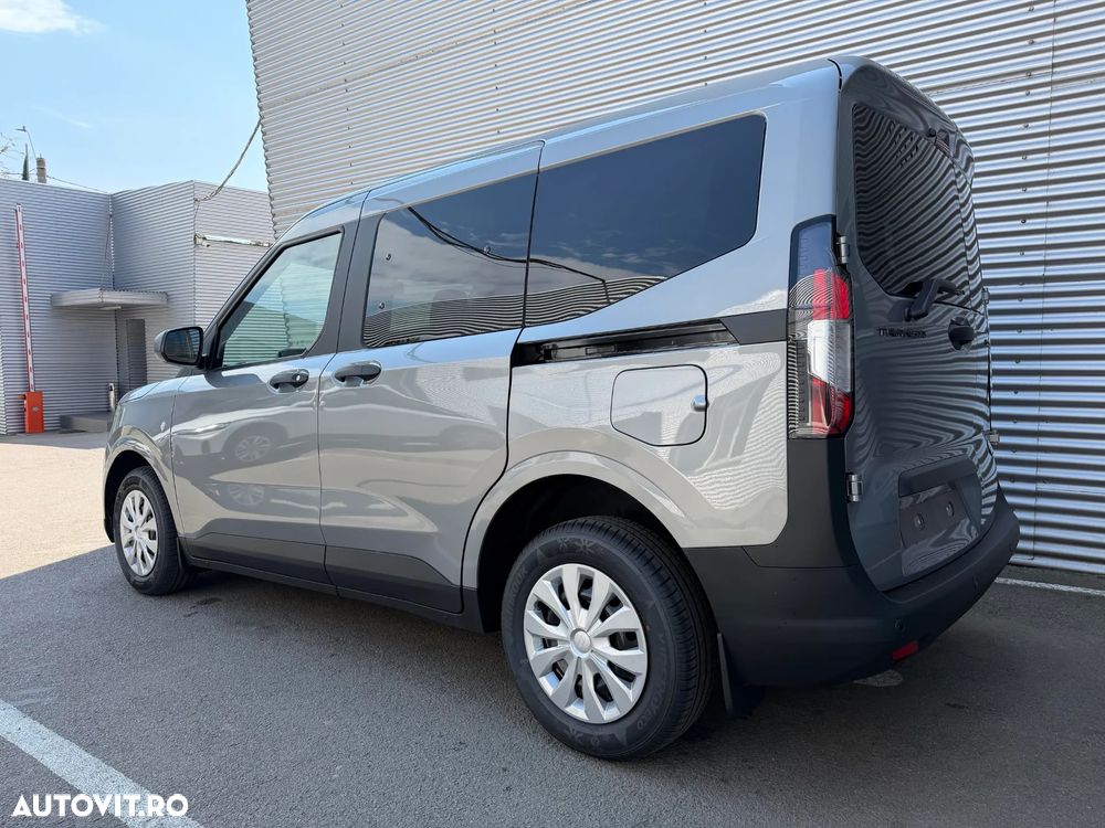 Ford Courier - 15