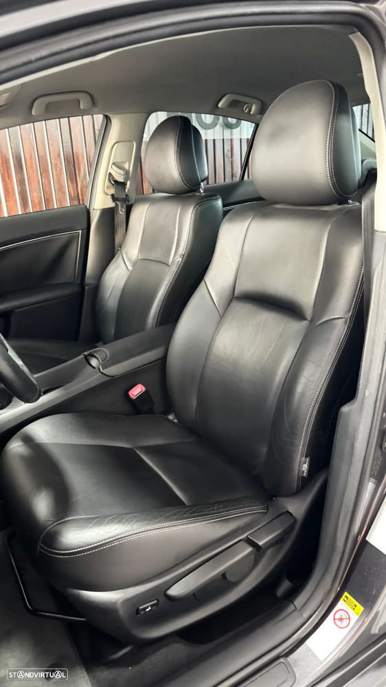 Toyota Avensis SD 2.0 D-4D Exclusive +Pele+GPS - 6