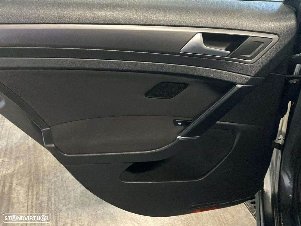 VW Golf Variant 1.6 TDi Confortline - 20