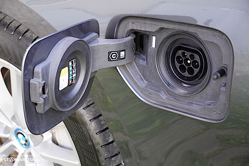 BMW 330 e Auto - 13