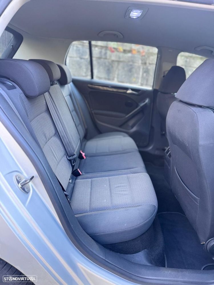 VW Golf 2.0 TDi Confortline - 5