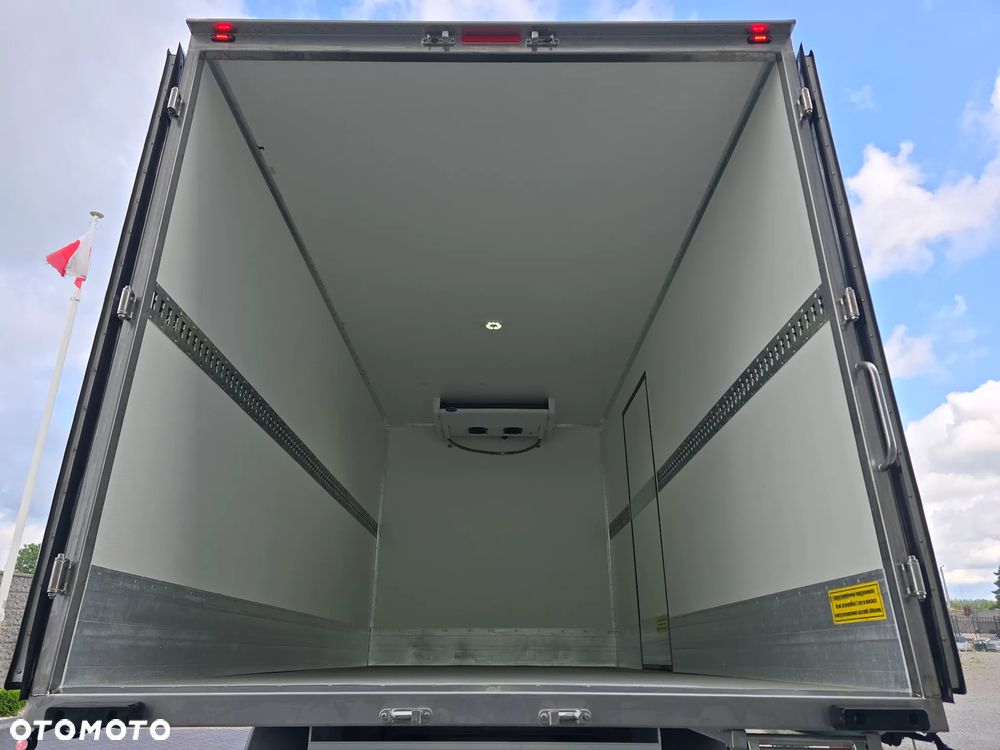 Renault MASTER CHŁODNIA 8 PALET Carrier XARIOS 350 -20*C +20*C 230V STACJONARNE PODŁĄNCZENIE TYLN OŚ BLIŻNIACZA WZMOCNIONA SALON POLSKA 125Tyś km SERWIS ASO RENO DO OSTATNIEGO Km GWARANCJA BOGATA OPCJA WYPOSAŻENIA LEDY HALOGENY TEMPOMAT FOTEL KIEROWCY PNEŁMATYCZNY - 25