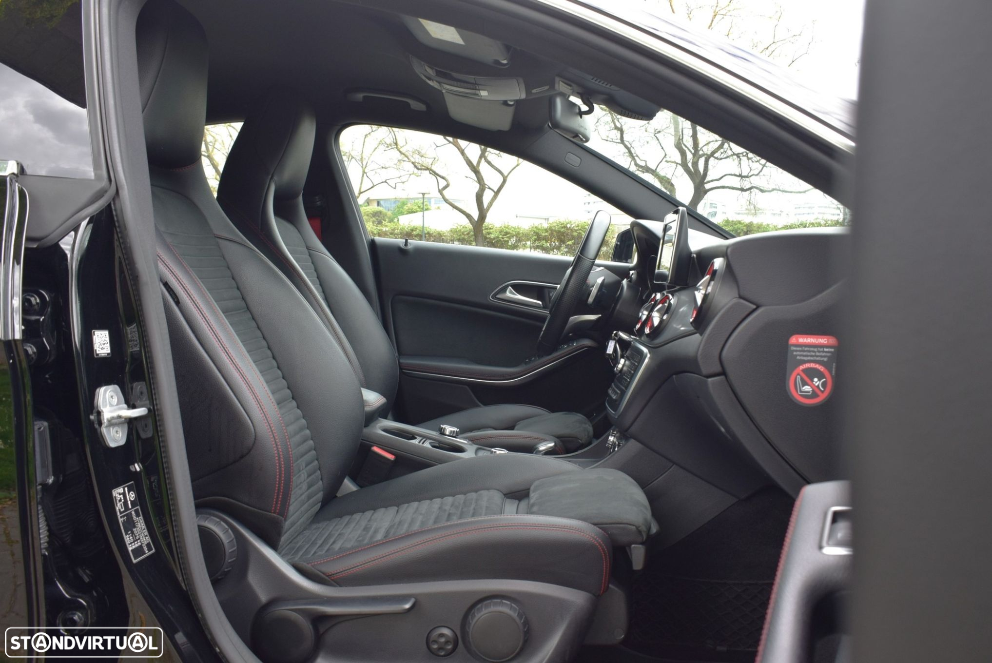 Mercedes-Benz CLA 45 AMG 4-Matic - 40