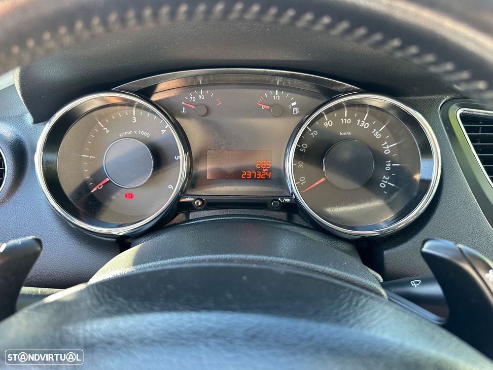 Peugeot 5008 1.6 E-HDi 7L Allure 2-Tronic - 30