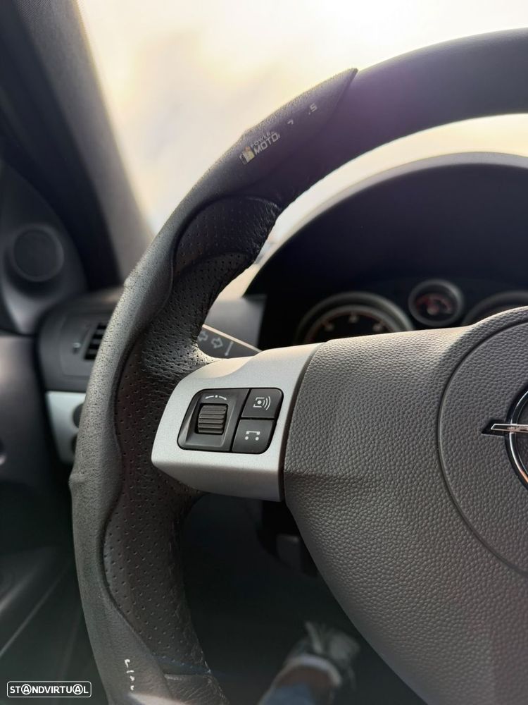 Opel Astra GTC 1.7 CDTi - 33