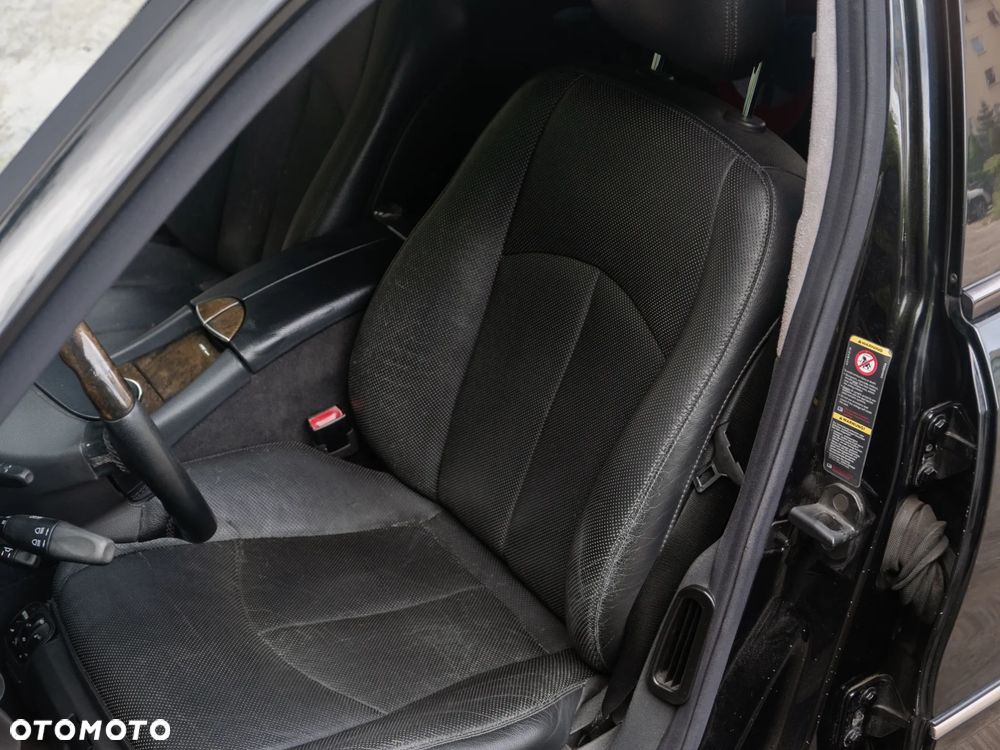 Mercedes-Benz Klasa E 500 4-Matic T Avantgarde - 14