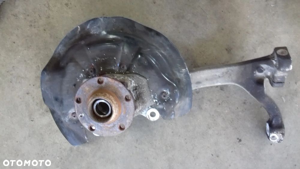 zwrotnica piasta lewa prawa przód A6 C6 2.0 2.4 3.2 2.7 3.0 - 5