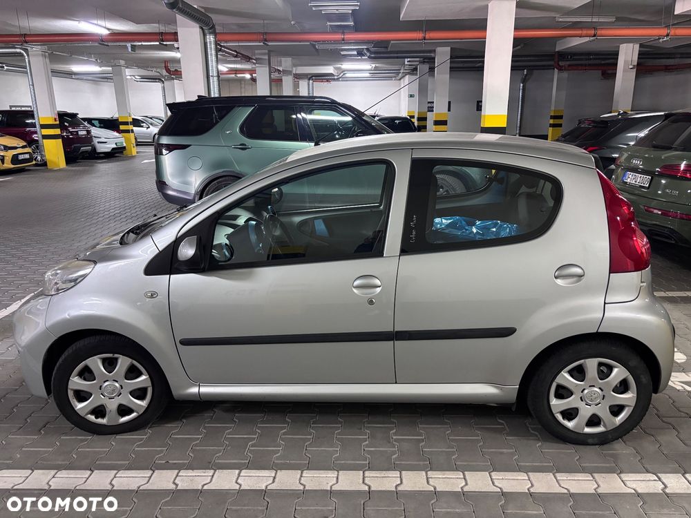 Peugeot 107 2010 photo 3