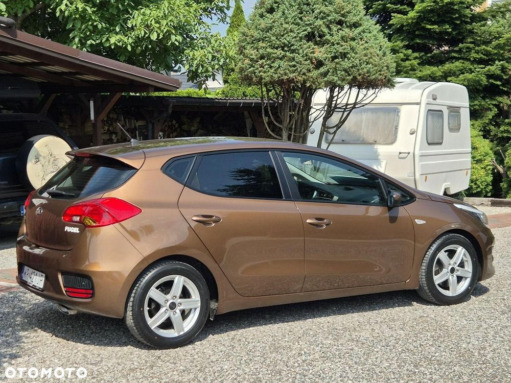 Kia Ceed - 4