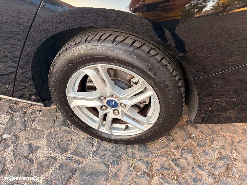 Ford Focus SW 1.5 TDCi EcoBlue Connected - 16