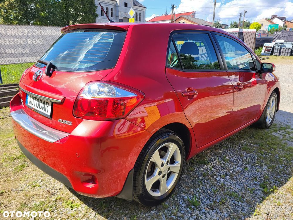Toyota Auris 1.6 Valvematic Executive - 3