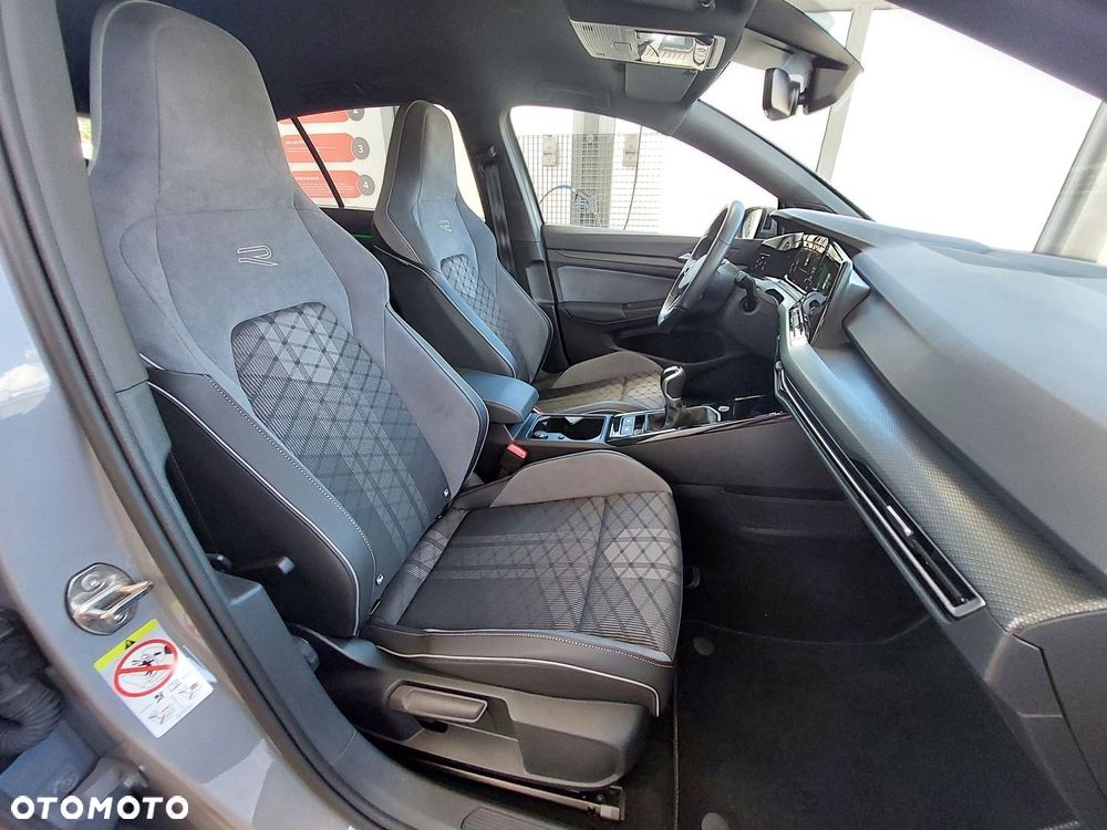 Volkswagen Golf - 11