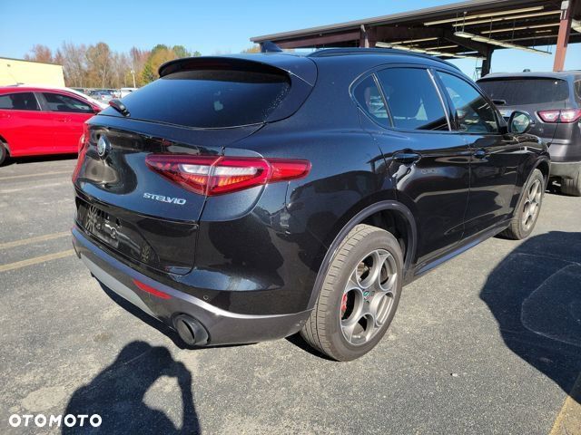 Alfa Romeo Stelvio 2.0 Turbo 16V AT8-Q4 Veloce Ti - 4