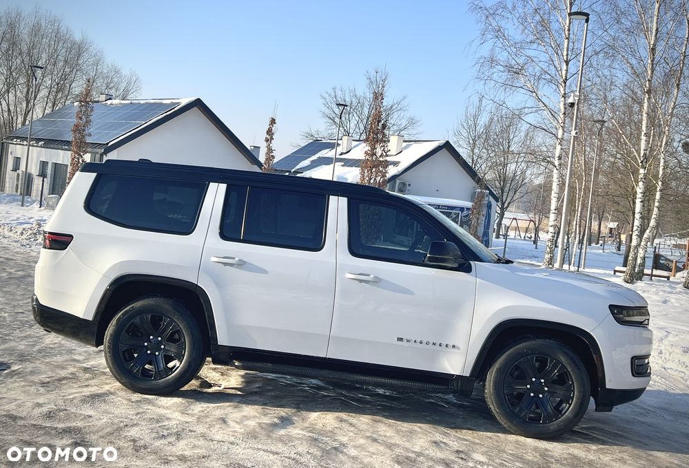 Jeep Wagoneer - 10