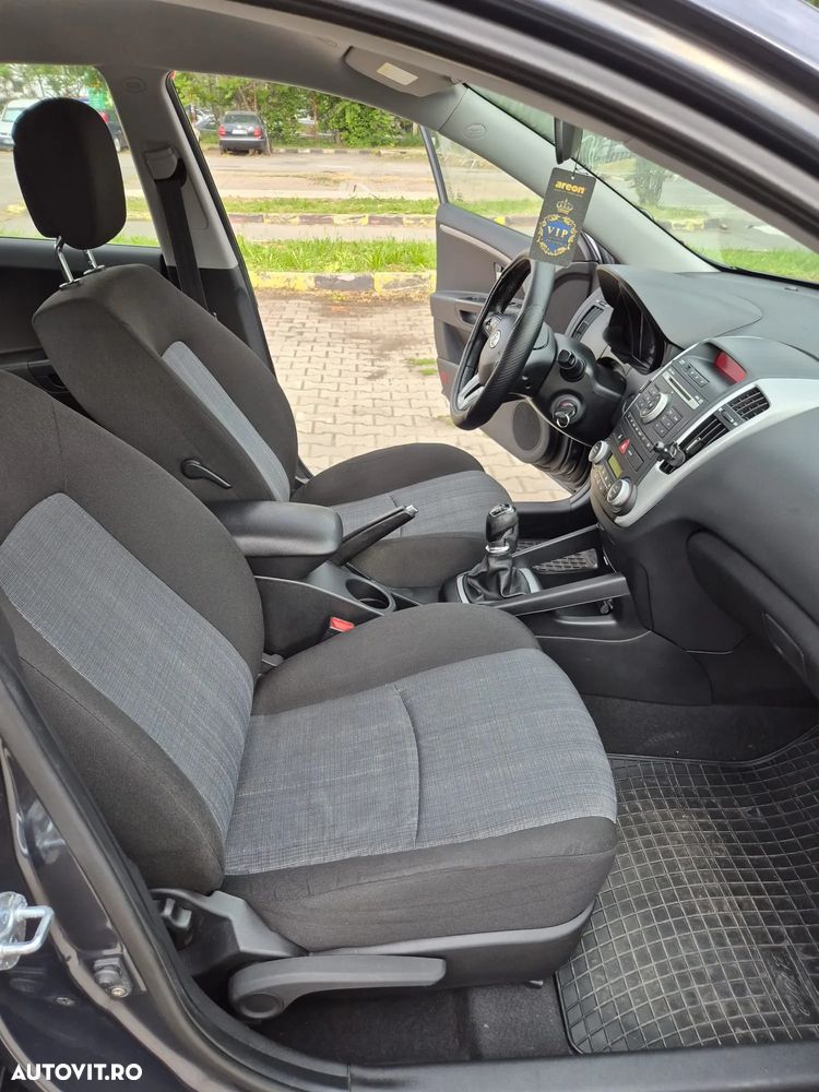 Kia Ceed 1.4 CVVT Attract - 13