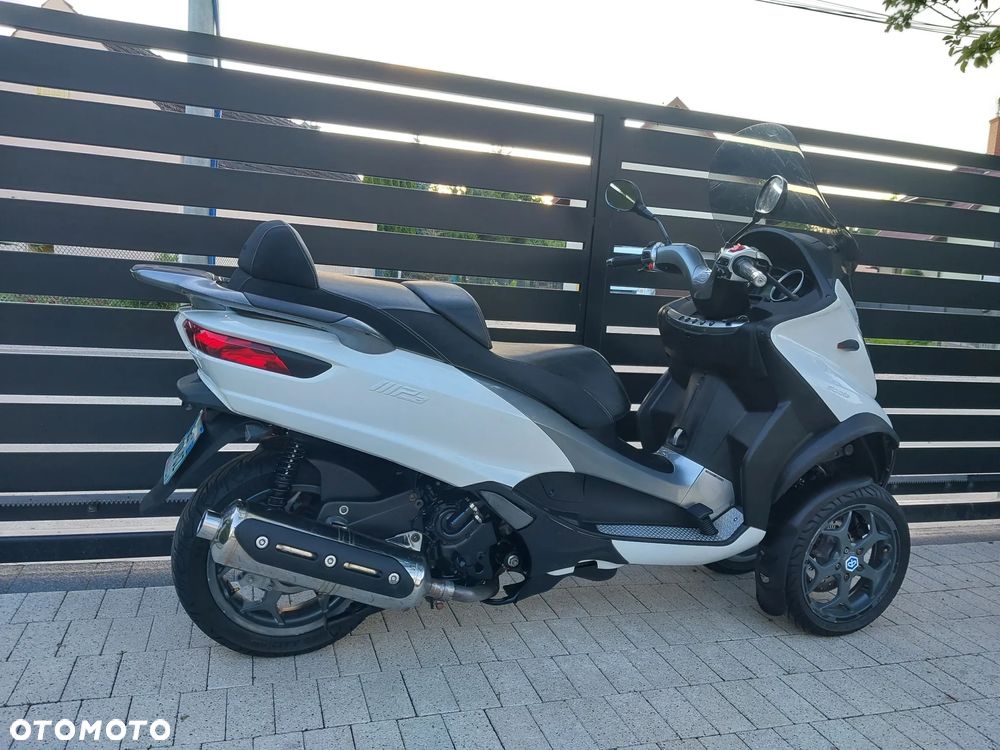 Piaggio MP-3 - 3