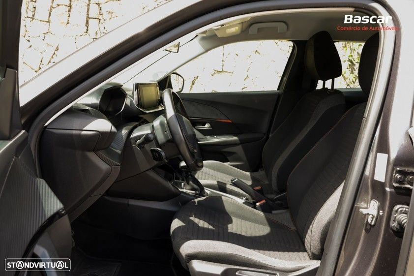 Peugeot 2008 1.2 PureTech Allure - 12