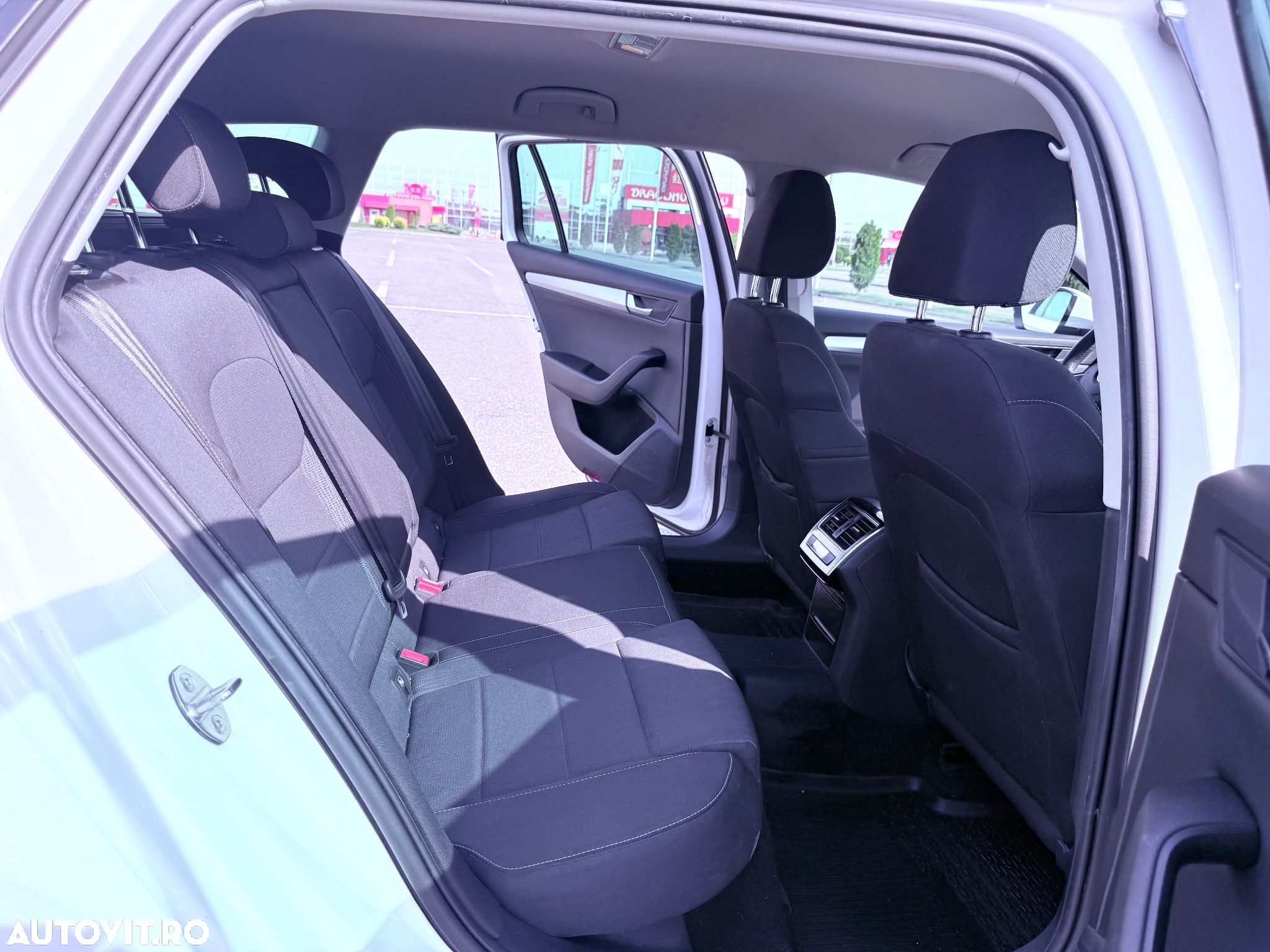 Skoda Superb 2.0 TDI DSG Sportline - 19