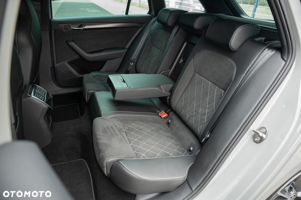 Skoda Superb 2.0 TDI 4x4 DSG Sportline - 35