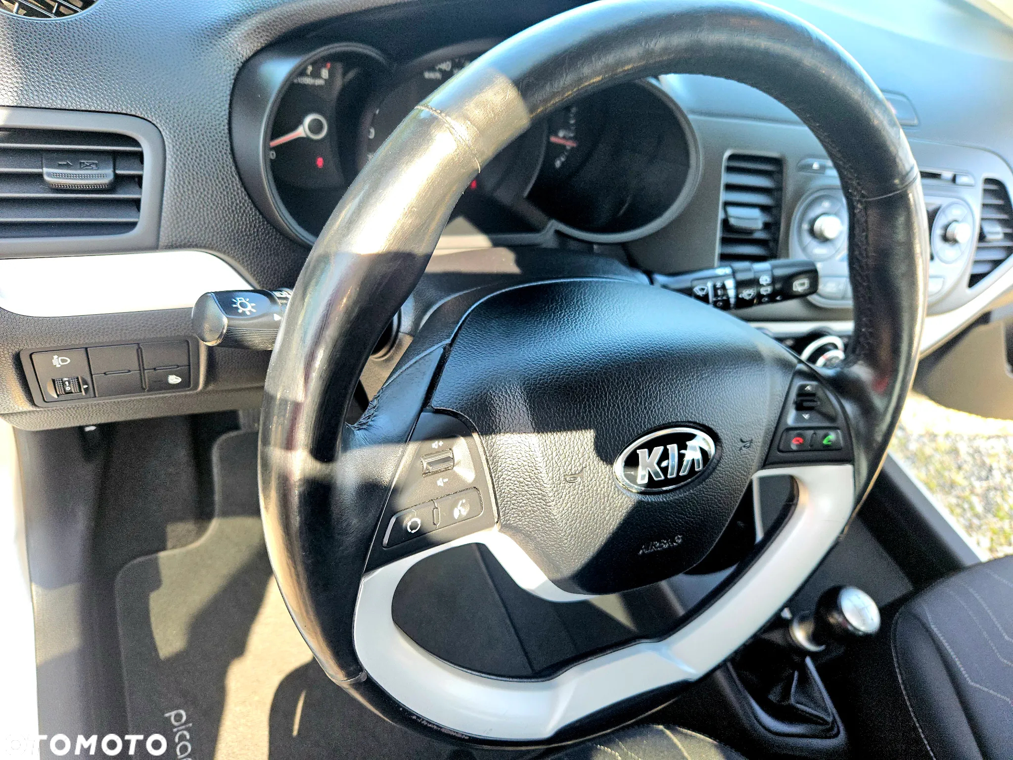 Kia Picanto 1.0 Dream Team Edition - 25